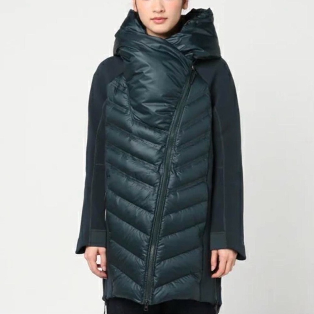 Nike Women's Tech Fleece Aeroloft 800 Down Parka